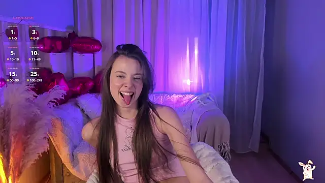 Snapshot of Goldy_Grace_ chatting on February 2025 06:16:01 PM Goldy Grace online show from February 2025 06:16:01 PM