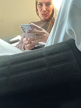 Snapshot of Lydie_off chatting on March 2025 09:44:01 AM Lydie off online show from March 2025 09:44:01 AM