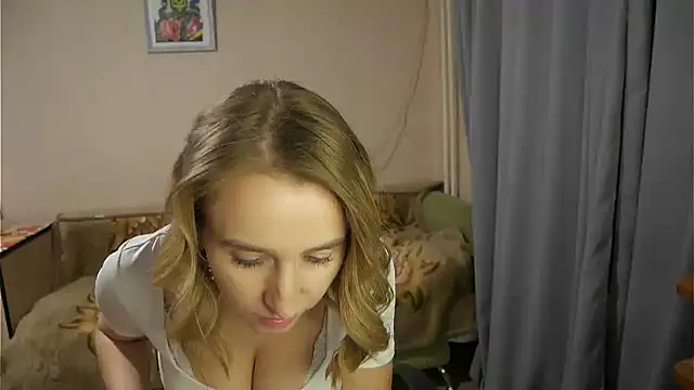 Sophiloren online show from January 2025 05:44:02 PM