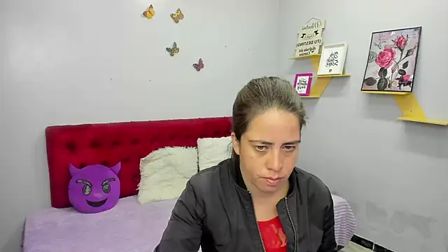 kathina giraldo online show from November 2025 12:37:02 PM