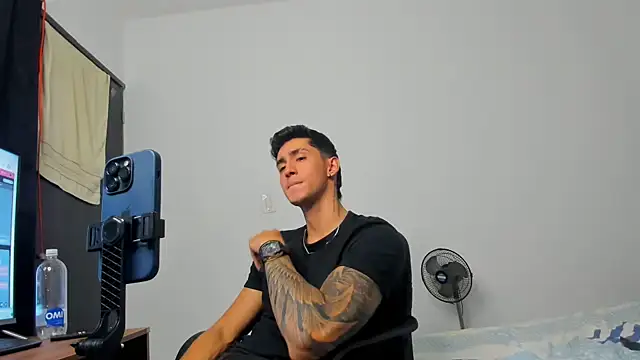 OliverBennet online show from January 2025 01:53:01 AM