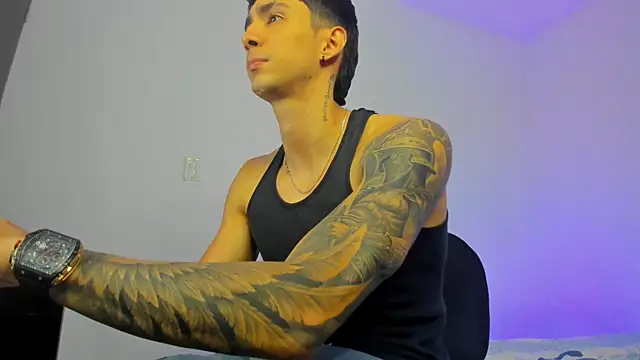 OliverBennet online show from January 2025 12:44:02 AM