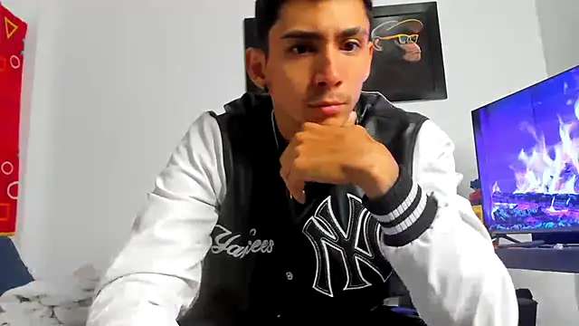 OliverBennet online show from October 2025 04:50:01 PM