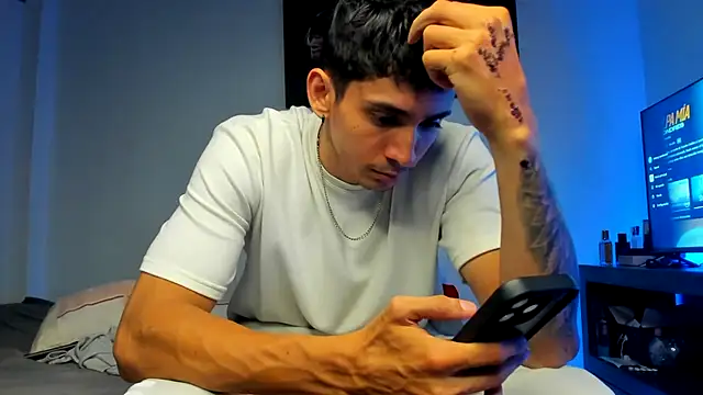 OliverBennet online show from October 2025 11:49:02 PM