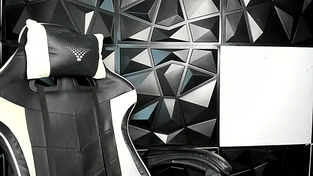 Snapshot of HelueHorny13 chatting on March 2025 02:46:02 AM HelueHorny13 online show from March 2025 02:46:02 AM