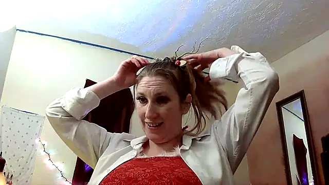 Snapshot of lilyhornyhousewife chatting on December 2024 01:16:02 PM lilyhornyhousewife online show from December 2024 01:16:02 PM