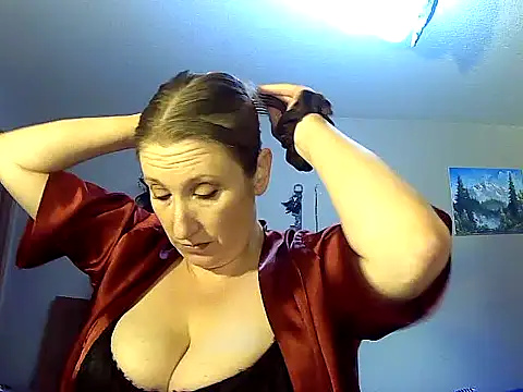 Snapshot of lilyhornyhousewife chatting on January 2025 02:04:02 AM lilyhornyhousewife online show from January 2025 02:04:02 AM