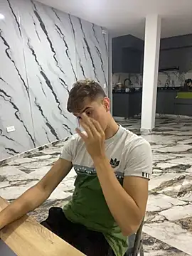 oliver Lz online show from October 2025 06:15:02 AM