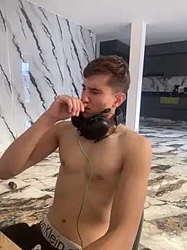 oliver Lz online show from November 2025 07:49:02 PM