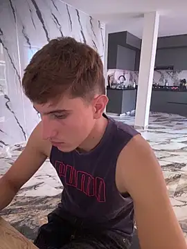 Snapshot of oliver_Lz chatting on November 2025 08:46:02 PM oliver Lz online show from November 2025 08:46:02 PM