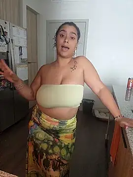 Snapshot of cinnaminnie chatting on November 2025 08:42:02 PM cinnaminnie online show from November 2025 08:42:02 PM