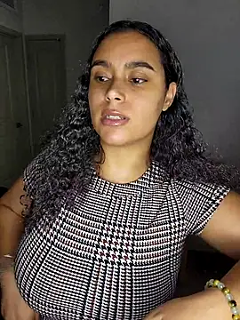 Snapshot of cinnaminnie chatting on January 2026 08:12:01 PM cinnaminnie online show from January 2026 08:12:01 PM