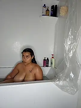 Snapshot of cinnaminnie chatting on March 2026 02:44:02 PM cinnaminnie online show from March 2026 02:44:02 PM