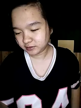 Snapshot of Thomgdee chatting on March 2025 06:24:02 AM Thomgdee online show from March 2025 06:24:02 AM