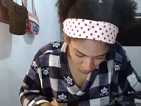 miriam775 online show from December 2024 02:01:02 PM