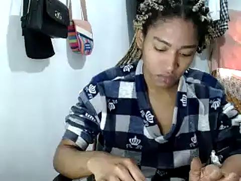 miriam775 online show from February 2025 04:18:01 PM