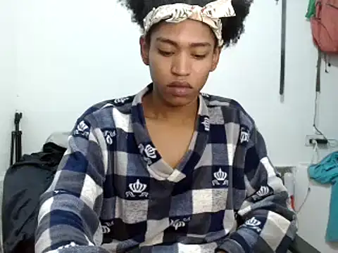 miriam775 online show from September 2025 03:00:02 PM