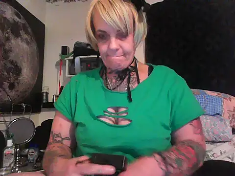 Snapshot of Hunniebunnie78 chatting on June 2026 06:48:02 AM Hunniebunnie78 online show from June 2026 06:48:02 AM