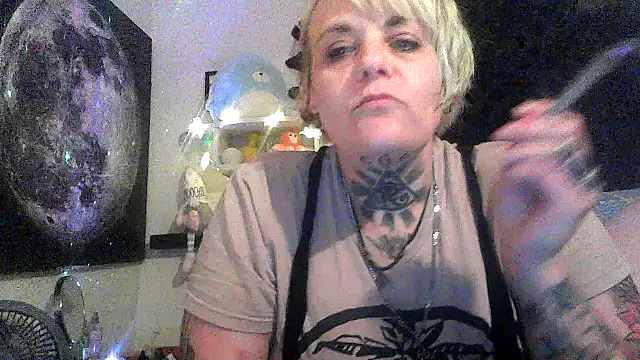 Hunniebunnie78 online show from June 2026 03:31:02 AM