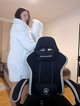 Jujuicy 97 online show from November 2025 05:23:02 PM