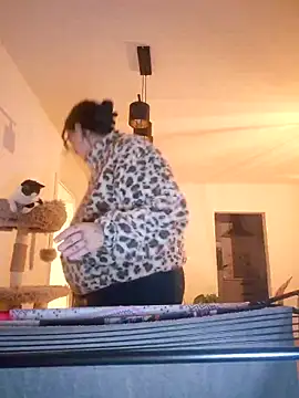 Jujuicy 97 online show from December 2025 07:08:02 PM