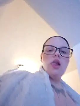 Jujuicy 97 online show from April 2026 07:31:01 AM