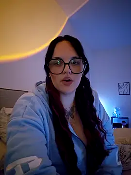 Jujuicy 97 online show from June 2026 06:19:02 PM