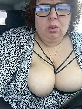 Snapshot of Tania-myr87_ZD chatting on December 2024 03:05:02 AM Tania-myr87 ZD online show from December 2024 03:05:02 AM