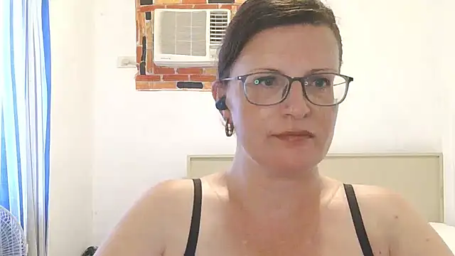 CrimsonMistress online show from May 2026 10:38:02 PM