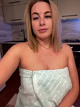 Cute Hot Alice online show from May 2026 09:21:01 PM