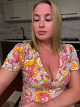Cute Hot Alice online show from May 2026 09:21:01 PM