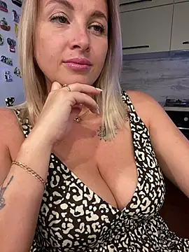 Cute Hot Alice online show from July 2026 07:32:02 PM
