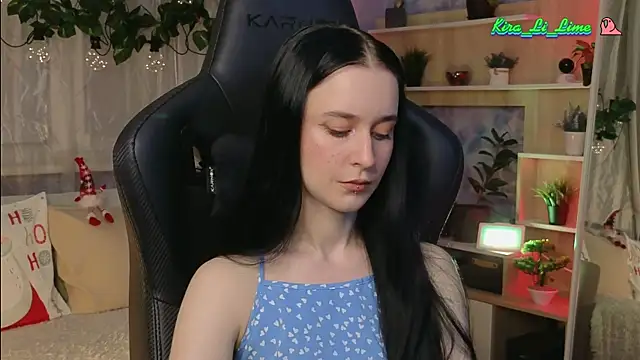 Snapshot of KiraLiLime chatting on January 2025 03:26:02 PM KiraLiLime online show from January 2025 03:26:02 PM