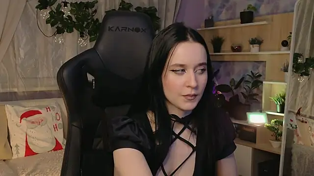 Snapshot of KiraLiLime chatting on February 2025 09:54:01 PM KiraLiLime online show from February 2025 09:54:01 PM