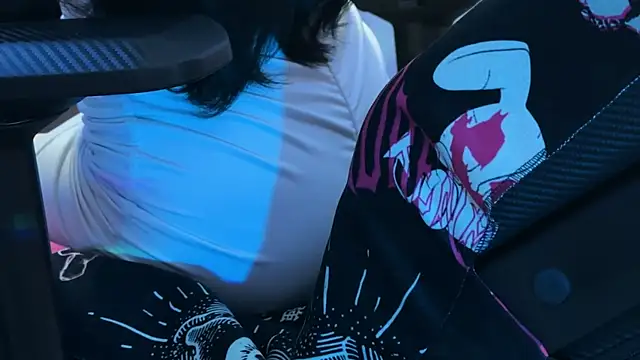 Snapshot of KiraLiLime chatting on February 2025 12:47:02 PM KiraLiLime online show from February 2025 12:47:02 PM