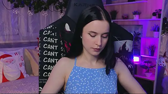 Snapshot of KiraLiLime chatting on March 2025 10:42:01 PM KiraLiLime online show from March 2025 10:42:01 PM