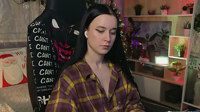 Snapshot of KiraLiLime chatting on March 2025 10:27:02 PM KiraLiLime online show from March 2025 10:27:02 PM