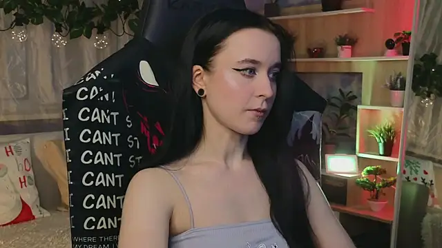 Snapshot of KiraLiLime chatting on March 2025 03:18:02 PM KiraLiLime online show from March 2025 03:18:02 PM