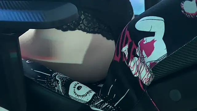 Snapshot of KiraLiLime chatting on March 2025 11:58:01 AM KiraLiLime online show from March 2025 11:58:01 AM