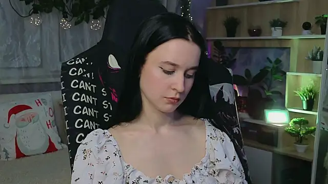 Snapshot of KiraLiLime chatting on March 2025 09:37:01 PM KiraLiLime online show from March 2025 09:37:01 PM