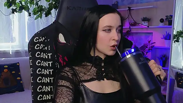 Snapshot of KiraLiLime chatting on March 2025 12:14:02 PM KiraLiLime online show from March 2025 12:14:02 PM