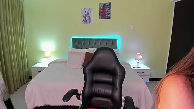  Charlotte evans 1 online show from April 2026 08:39:01 PM