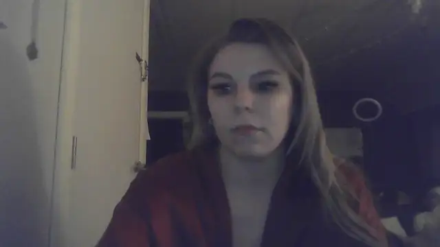 Snapshot of PetiteB_Official chatting on February 2025 04:35:02 AM PetiteB Official online show from February 2025 04:35:02 AM