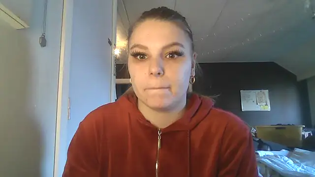 Snapshot of PetiteB_Official chatting on February 2025 12:44:01 PM PetiteB Official online show from February 2025 12:44:01 PM