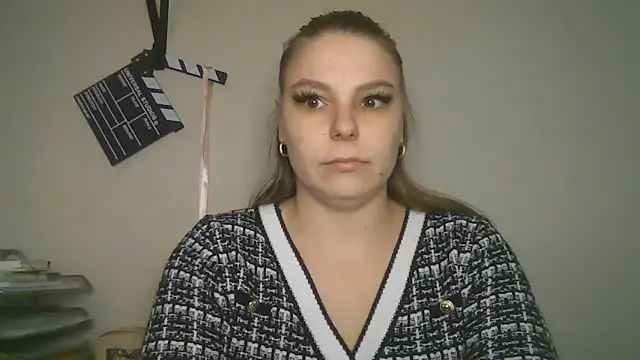 Snapshot of PetiteB_Official chatting on February 2025 05:50:01 PM PetiteB Official online show from February 2025 05:50:01 PM