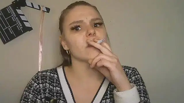 Snapshot of PetiteB_Official chatting on February 2025 03:00:02 AM PetiteB Official online show from February 2025 03:00:02 AM