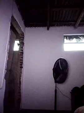 Snapshot of Xtrem3HARDxxx chatting on December 2024 09:17:02 AM Xtrem3HARDxxx online show from December 2024 09:17:02 AM