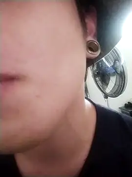 Snapshot of Xtrem3HARDxxx chatting on January 2025 04:27:01 PM Xtrem3HARDxxx online show from January 2025 04:27:01 PM