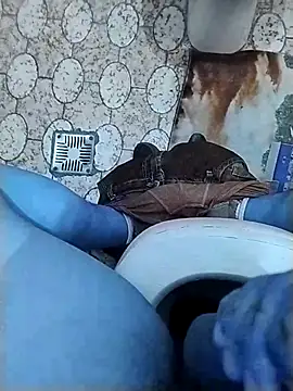 Snapshot of Xtrem3HARDxxx chatting on February 2025 03:28:02 PM Xtrem3HARDxxx online show from February 2025 03:28:02 PM