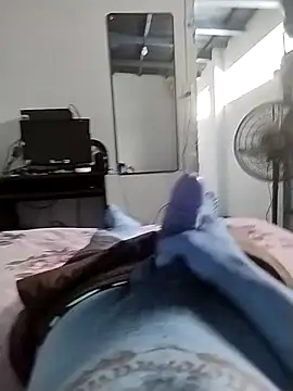 Snapshot of Xtrem3HARDxxx chatting on February 2025 03:05:01 PM Xtrem3HARDxxx online show from February 2025 03:05:01 PM